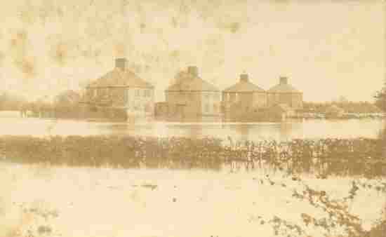 The floods of 1880
