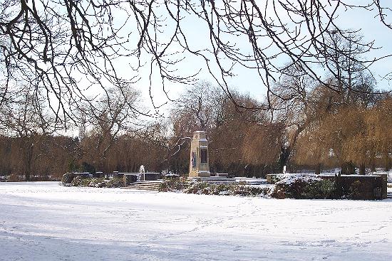 The War Memorial in winter