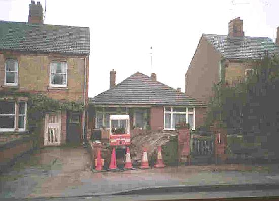 Bungalow with water borehole