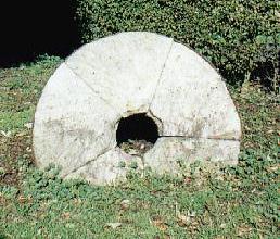 Wellhead millstone feature.
