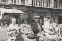 Iris Pridmore, Elizabeth Temprell, Thomas Pridmore, Elizabeth O'Brien, Gwen Tyzack in Cleethorpes